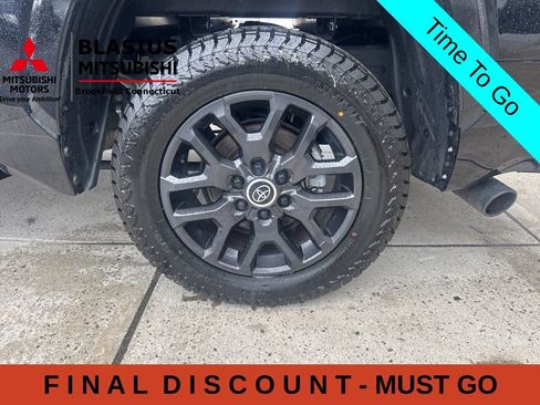 Used 2024 Toyota Tundra Platinum AWD/4WD image 12