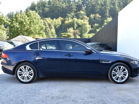 Used 2019 Jaguar XE Premium AWD/4WD image 6