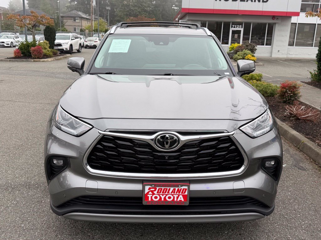 Certified 2026 Toyota Highlander Platinum AWD/4WD image 5