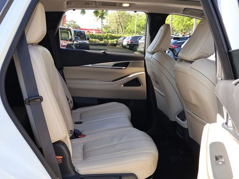 Used 2023 INFINITI QX60 Luxe w/ Vision Package FWD image 38
