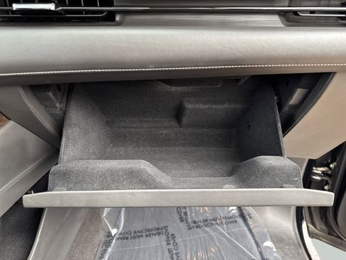 Used 2022 Cadillac Escalade ESV Premium Luxury Platinum w/ Heavy-Duty Trailer Package image 48