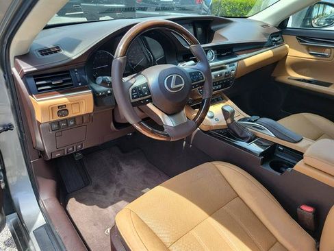 Used 2016 Lexus ES 350 w/ Luxury Package w/Wood Trim FWD image 34