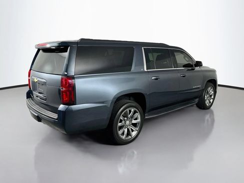 Used 2019 Chevrolet Suburban LT w/ Luxury Package AWD/4WD image 7