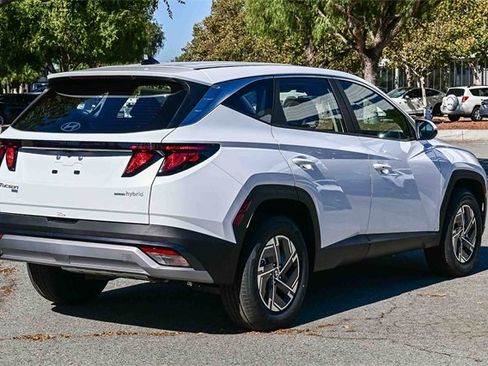 New 2026 Hyundai Tucson Blue SE image 4
