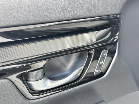 Used 2025 Honda CR-V Sport Touring image 9