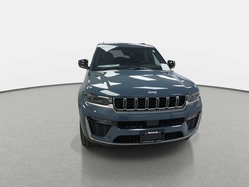 New 2026 Jeep Grand Cherokee Limited image 3