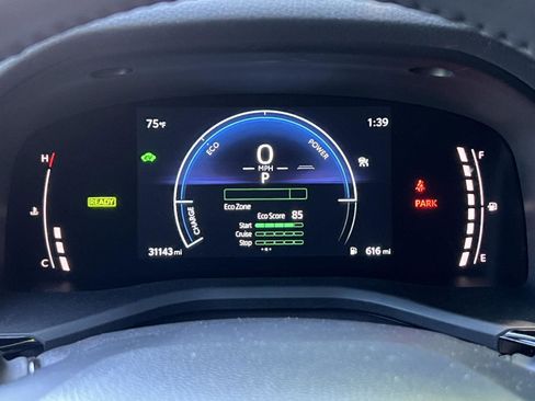 Used 2025 Toyota Camry LE w/ Convenience Package FWD image 18