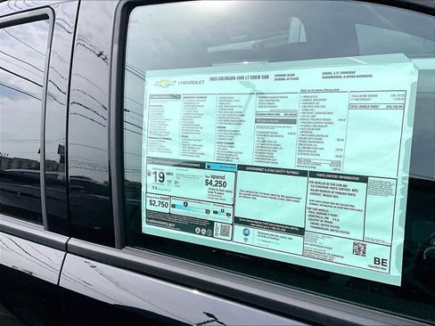 New 2025 Chevrolet Colorado LT w/ LT Convenience Package image 17