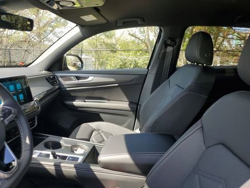 New 2026 Volkswagen Atlas Cross Sport SE image 17