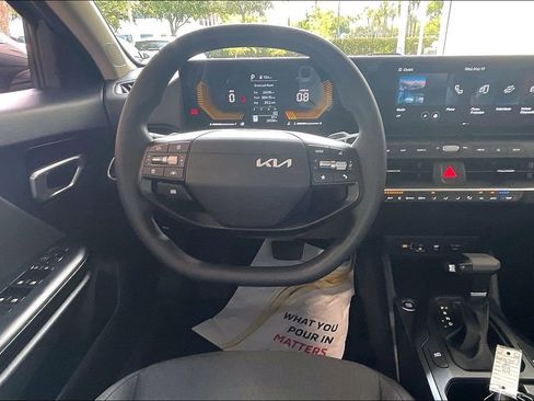 Used 2025 Kia K4 FWD image 5