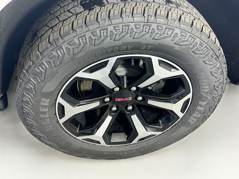 Used 2023 GMC Yukon AT4 w/ AT4 Premium Package image 35