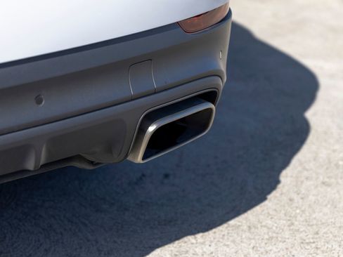 Certified 2021 Porsche Cayenne AWD/4WD image 21