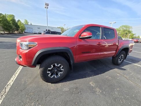 Certified 2023 Toyota Tacoma TRD Off-Road AWD/4WD image 4