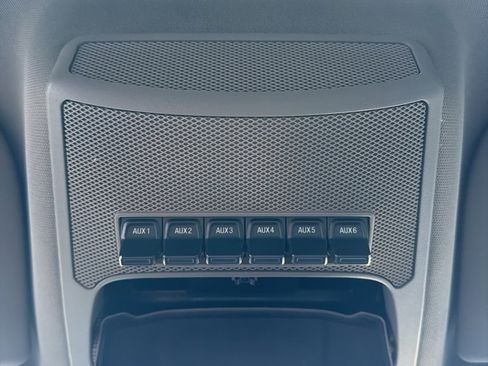 Used 2017 Ford F550 4x4 Crew Cab Super Duty w/ Power Equipment Group image 26