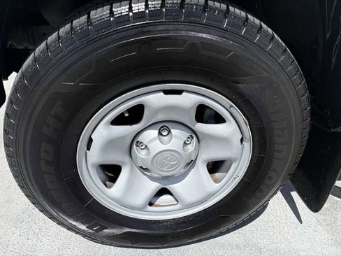 Used 2015 Toyota Tacoma PreRunner w/ SR5 Package image 10