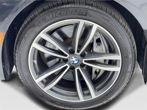 Used 2022 BMW 750i xDrive w/ Luxury Rear Seating Package image 53