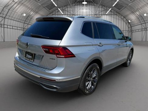 Used 2022 Volkswagen Tiguan SE AWD/4WD image 5