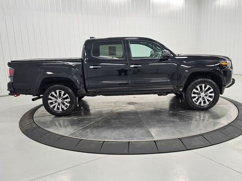 Used 2022 Toyota Tacoma Limited AWD/4WD image 6