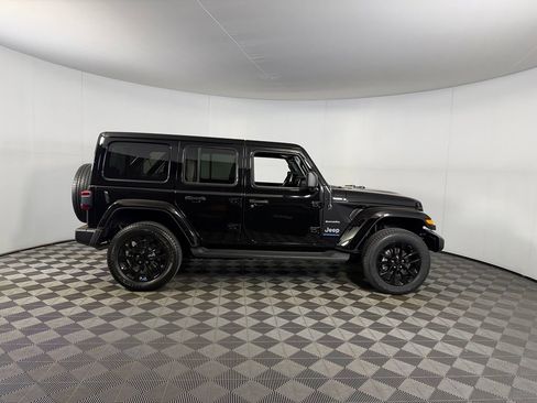 Used 2023 Jeep Wrangler Unlimited Sahara w/ Cold Weather Group AWD/4WD image 6