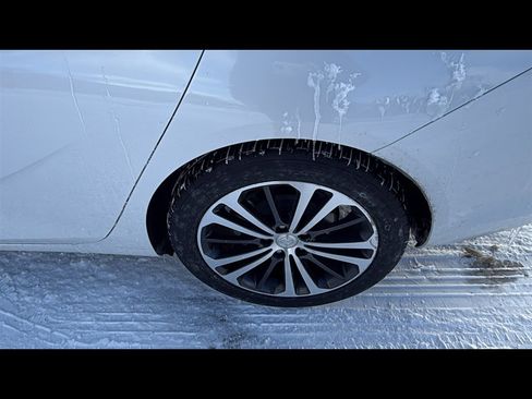 Used 2018 Buick Regal Essence w/ Driver Confidence Package #1 image 26