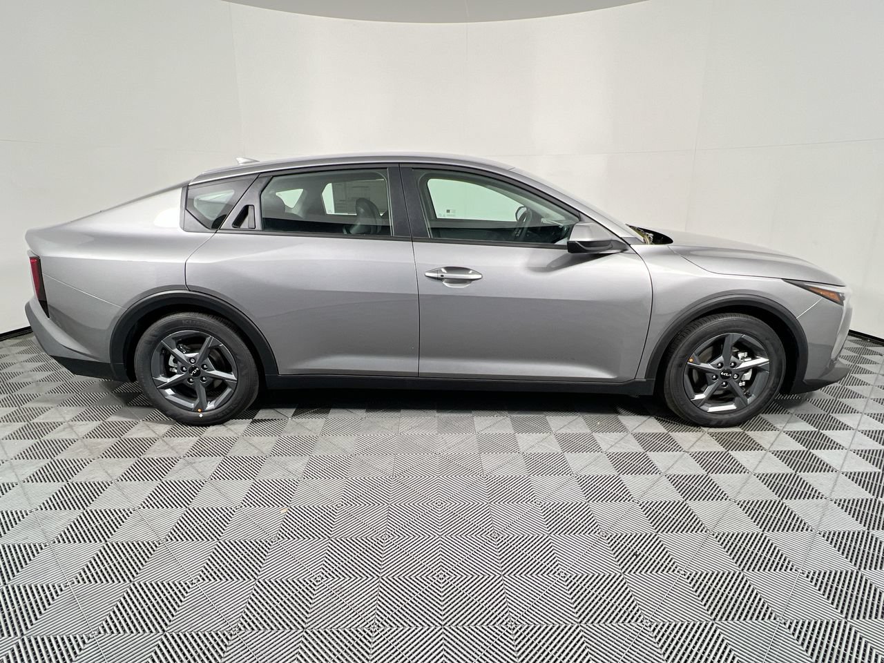 New 2026 Kia K4 FWD image 2