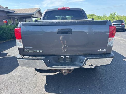 Used 2011 Toyota Tundra 4x4 CrewMax w/ Tow Pkg image 5