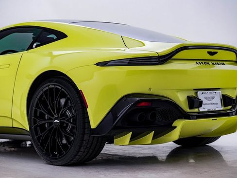 Used 2023 Aston Martin V8 Vantage Coupe image 11