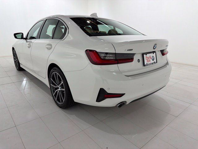 Used 2020 BMW 330i xDrive Sedan w/ Convenience Package AWD/4WD image 3