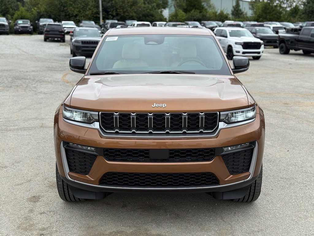 New 2027 Jeep Grand Cherokee Limited AWD/4WD image 3