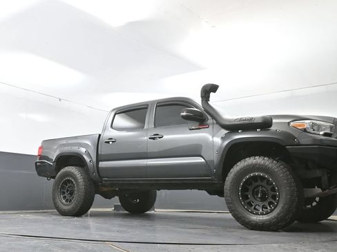 Used 2016 Toyota Tacoma TRD Sport w/ Towing Package AWD/4WD image 50