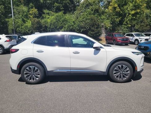 Used 2024 Buick Envision Preferred AWD/4WD image 2