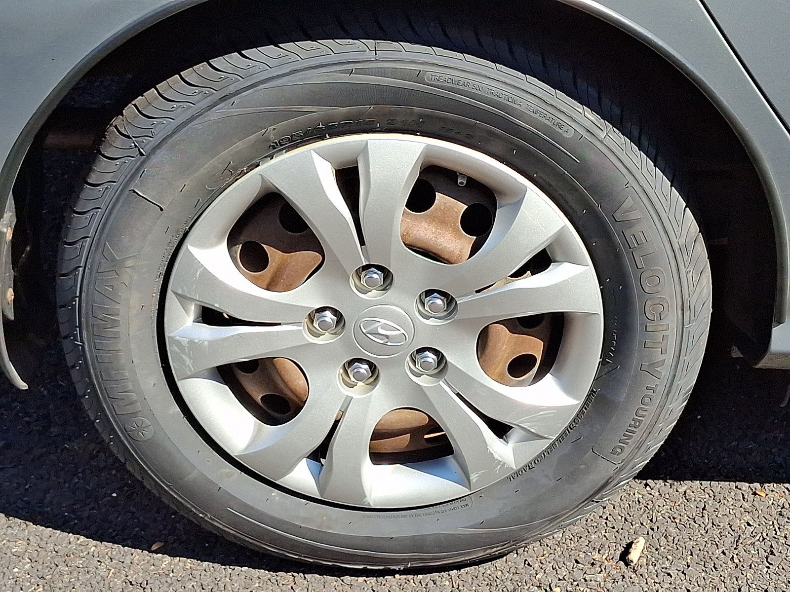 Used 2010 Hyundai Elantra GLS FWD image 9