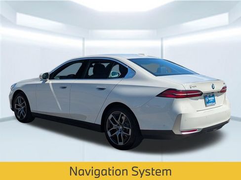 Used 2026 BMW 530i RWD image 3
