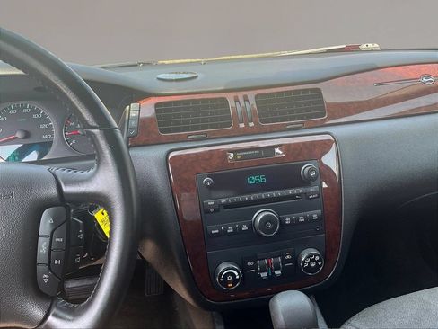 Used 2011 Chevrolet Impala LT FWD image 9