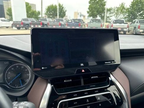 Used 2021 Toyota Venza Limited AWD/4WD image 19