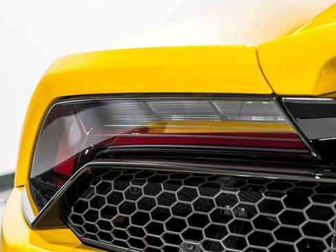 Used 2022 Lamborghini Huracan EVO RWD image 59