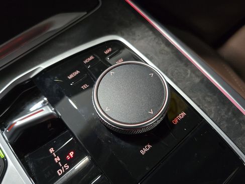 Used 2025 BMW X5 sDrive40i w/ Premium Package image 24