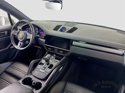 Used 2021 Porsche Cayenne Turbo AWD/4WD image 31