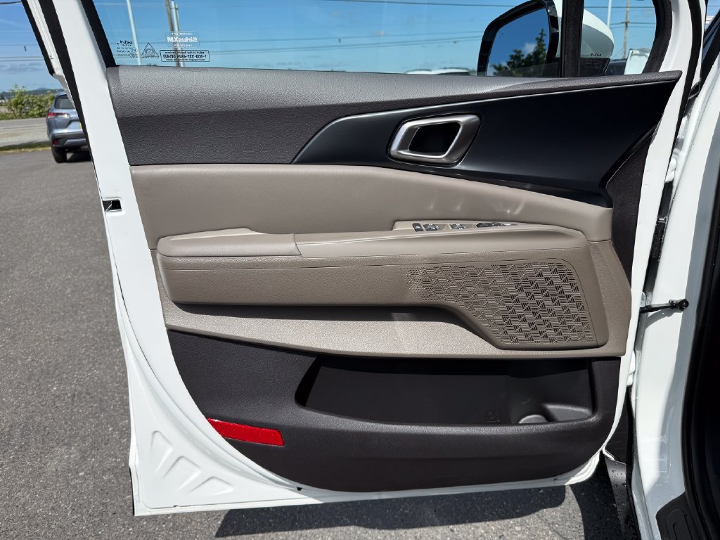 New 2026 Kia Carnival LXS FWD image 19