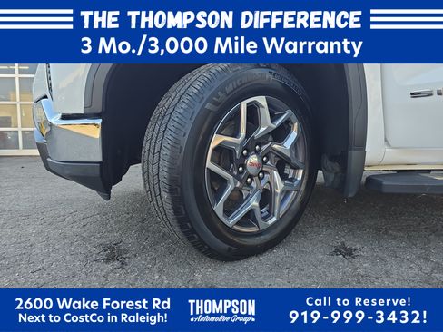 Used 2023 GMC Sierra 1500 SLT w/ SLT Premium Package AWD/4WD image 28
