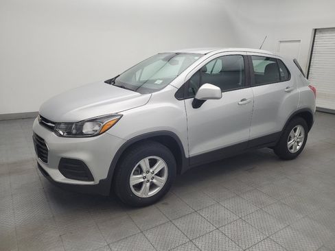 Used 2017 Chevrolet Trax LS AWD/4WD image 2