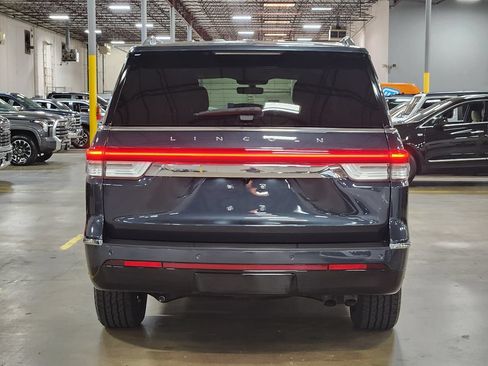 Used 2024 Lincoln Navigator Premiere AWD/4WD image 8