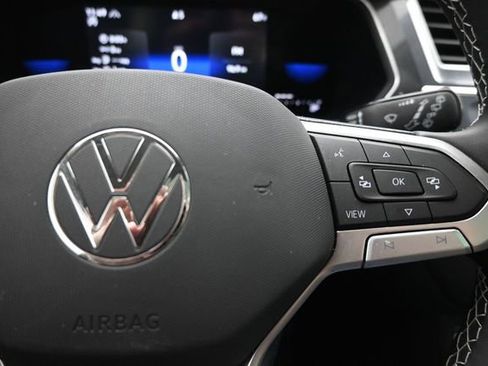 Used 2022 Volkswagen Tiguan SE AWD/4WD image 27