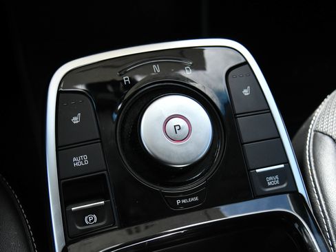 Used 2022 Kia Niro EX FWD image 28