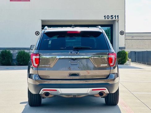 Used 2016 Ford Explorer Limited w/ Equipment Group 301A FWD image 9