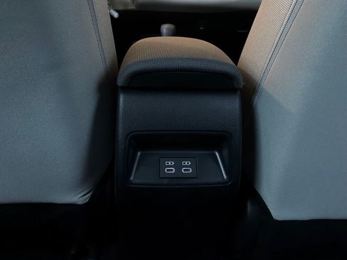 Used 2026 Toyota Corolla LE FWD image 11