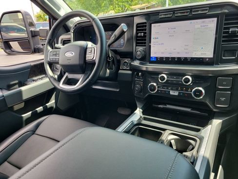 Used 2024 Ford F250 Lariat w/ Lariat Ultimate Package AWD/4WD image 13
