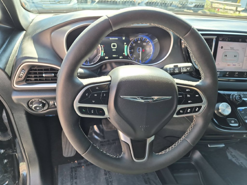 Used 2026 Chrysler Pacifica Select FWD image 22