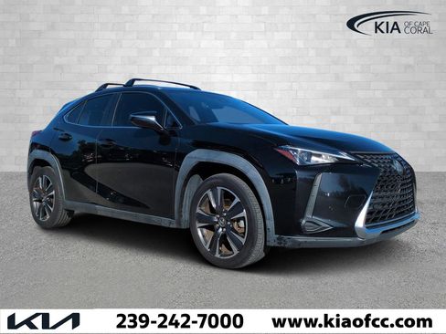 Used 2019 Lexus UX 200 image 1