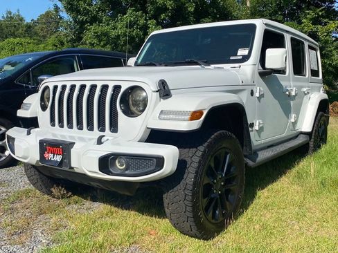 Used 2021 Jeep Wrangler Unlimited Sahara AWD/4WD image 3